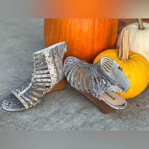 Snakeskin wedged heel